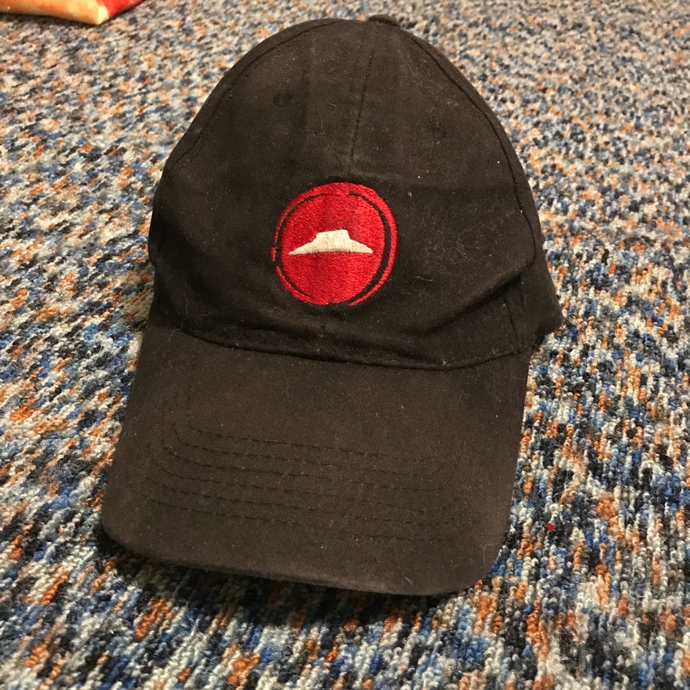 Pizza Hut hat
